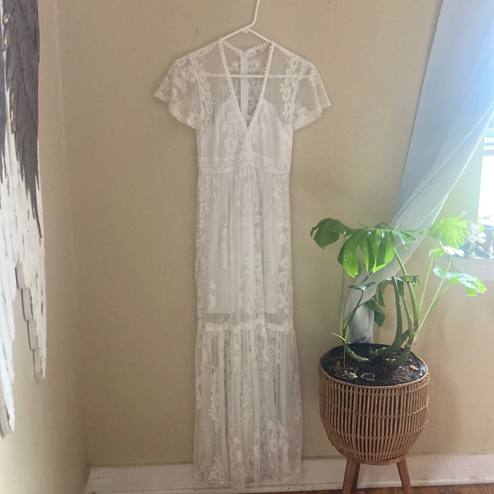 White lace dress !